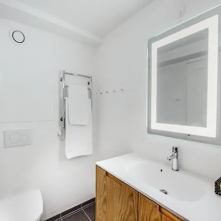 Sanders Regent - Endearing One-bedroom Near Square *